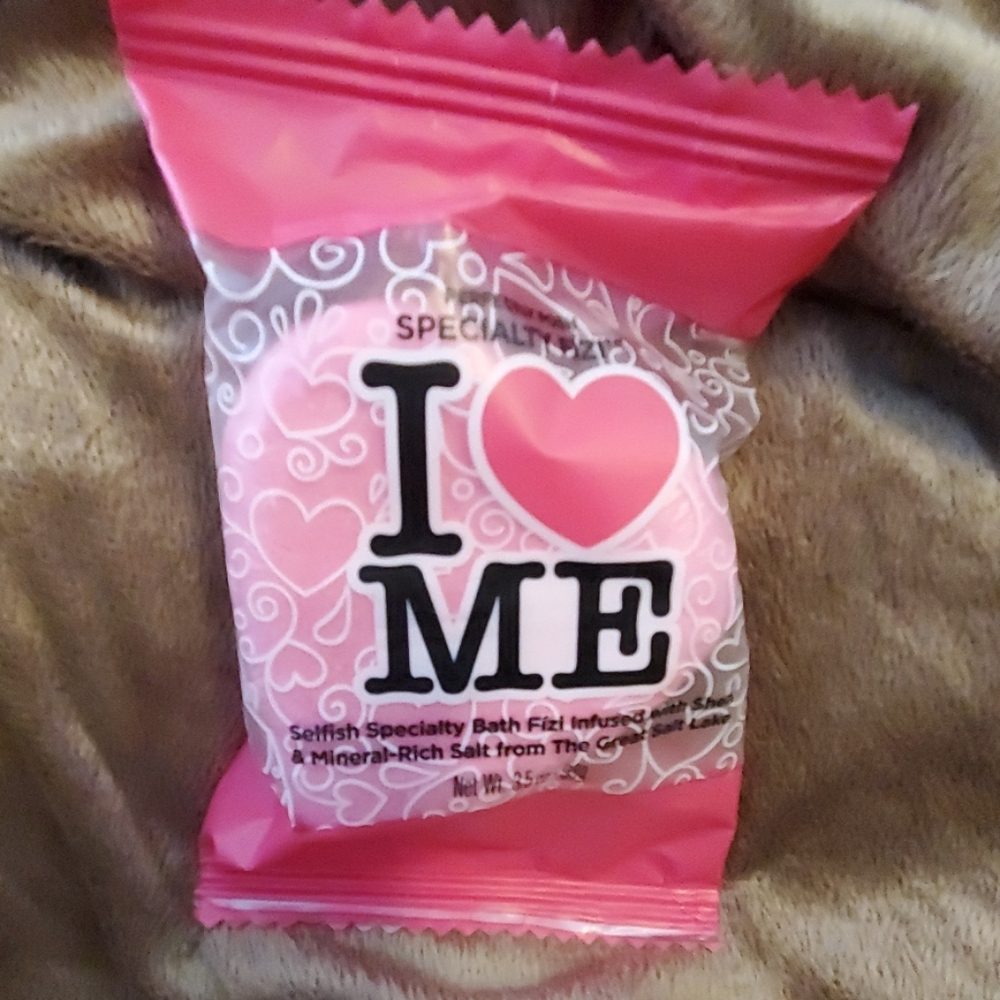 Perfectly Posh youre in luxe and bath bomb